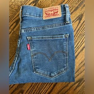 ** Levi’s women’s shaping skinny jeans **